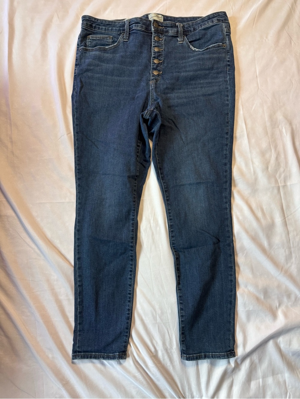 Universal Thread Dark Blue Skinny High-Rise Button-Fly Jeans